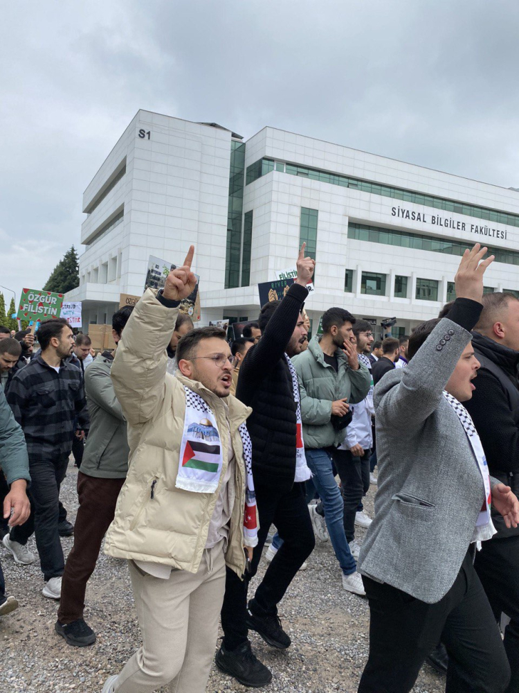 Sakarya Üniversitesi öğrencileri İsrail'in Gazze saldırılarını protesto etti